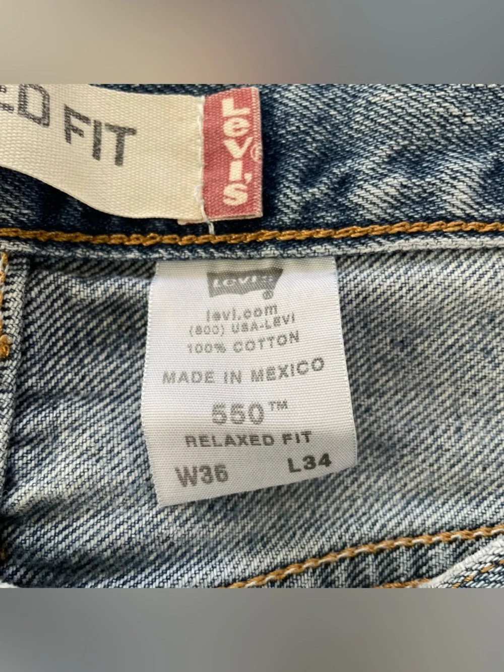 Levis 550 Relaxed Fit Jeans Mens 36x34 Blue Light Wash Distressed 100% Cotton - Picture 4 of 16